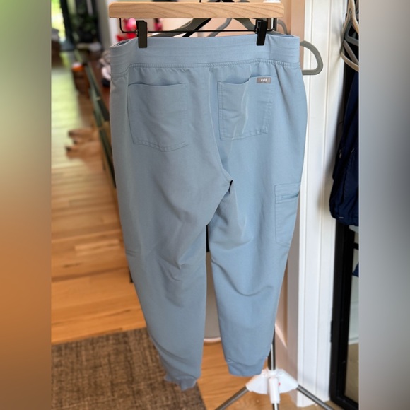 Women’s FIGS “Dusty Blue” Joggers- Medium/Petite - Picture 2 of 5